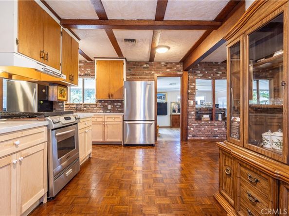 7645 Wilbur Avenue, Reseda CA 91335