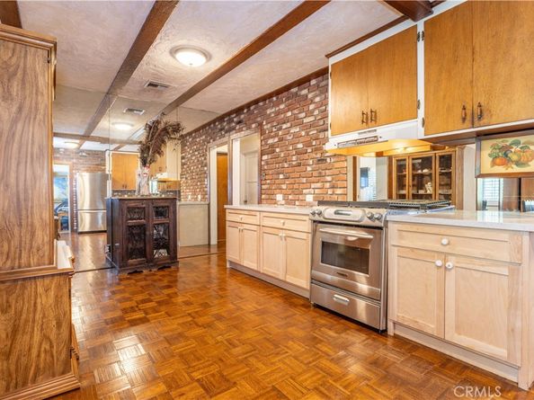 7645 Wilbur Avenue, Reseda CA 91335