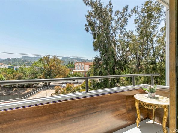 13331 Moorpark Street 319, Sherman Oaks CA 91423
