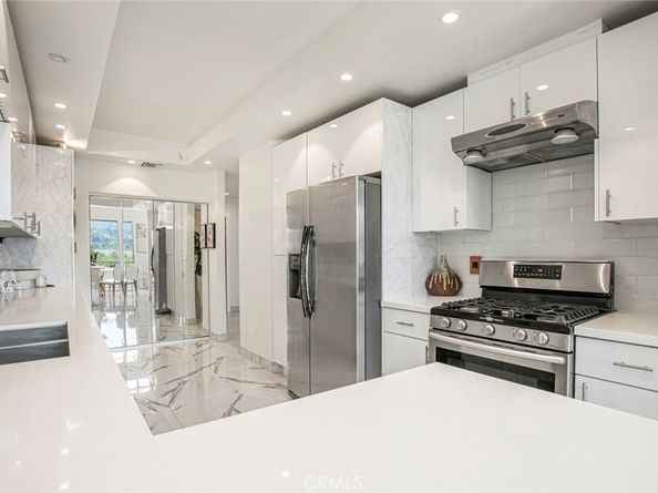 13331 Moorpark Street 319, Sherman Oaks CA 91423