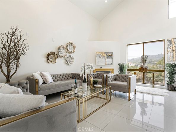 13331 Moorpark Street 319, Sherman Oaks CA 91423