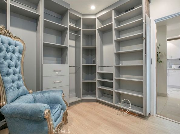 13331 Moorpark Street 319, Sherman Oaks CA 91423