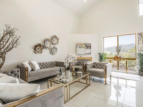 13331 Moorpark Street 319, Sherman Oaks CA 91423
