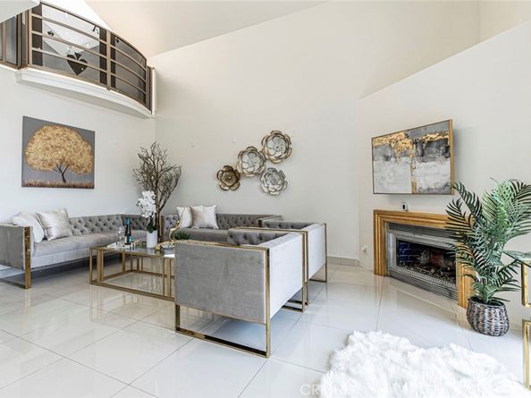 13331 Moorpark Street 319, Sherman Oaks CA 91423
