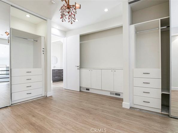 13331 Moorpark Street 319, Sherman Oaks CA 91423
