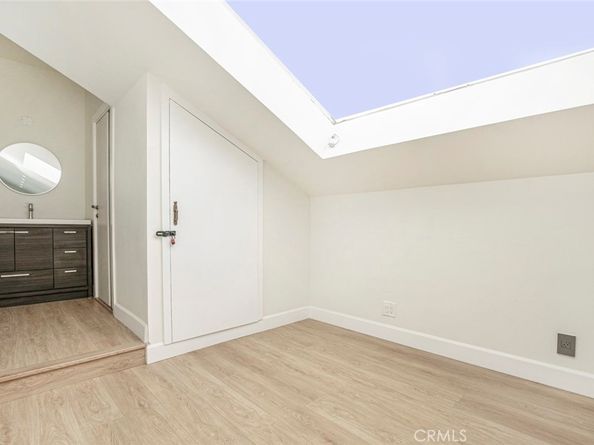 13331 Moorpark Street 319, Sherman Oaks CA 91423