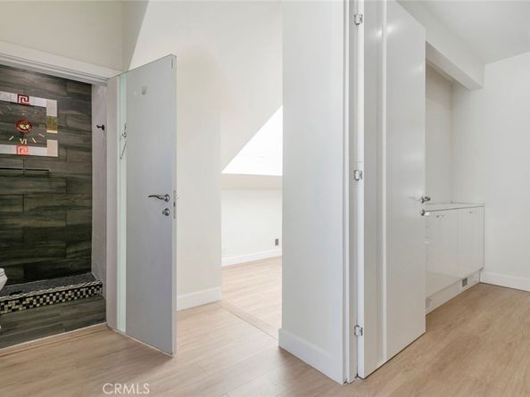 13331 Moorpark Street 319, Sherman Oaks CA 91423