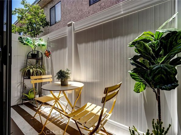 11100 Acama Street 16, Studio City CA 91602