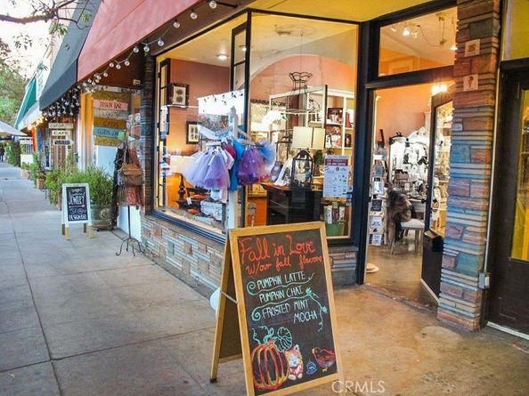 11100 Acama Street 16, Studio City CA 91602