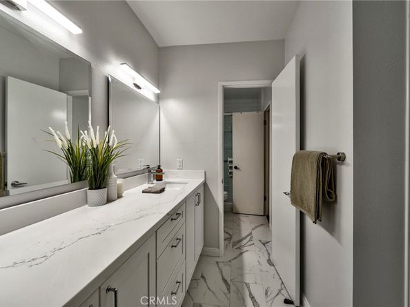 11100 Acama Street 16, Studio City CA 91602