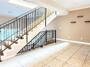 5241 Colodny Drive 403, Agoura Hills CA 91301