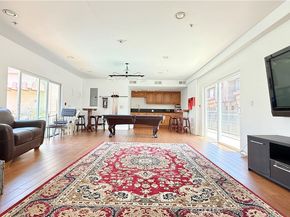5241 Colodny Drive 403, Agoura Hills CA 91301