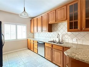 5241 Colodny Drive 403, Agoura Hills CA 91301