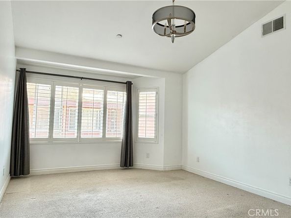 5241 Colodny Drive 403, Agoura Hills CA 91301