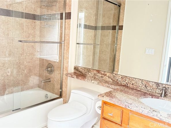5241 Colodny Drive 403, Agoura Hills CA 91301