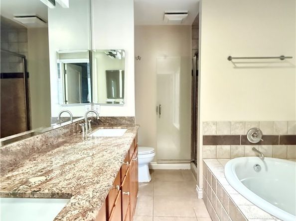 5241 Colodny Drive 403, Agoura Hills CA 91301