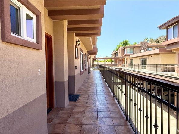 5241 Colodny Drive 403, Agoura Hills CA 91301
