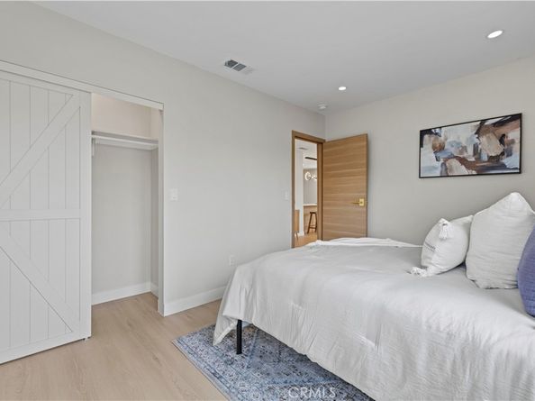11163 Welby Way, North Hollywood CA 91606