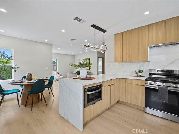 11163 Welby Way, North Hollywood CA 91606