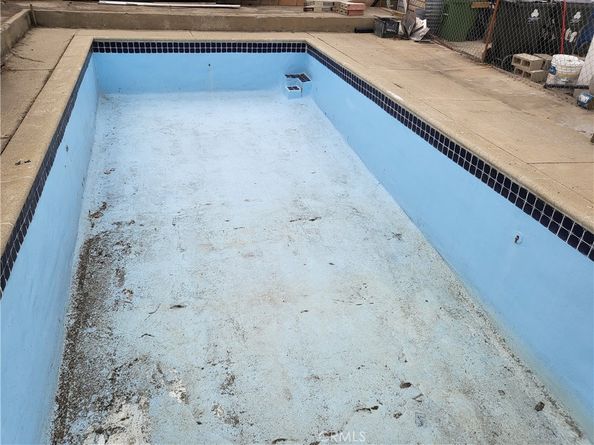 10842 Saticoy Street, Sun Valley CA 91352