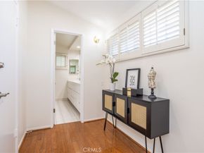 20624 Oxnard Street, Woodland Hills CA 91367