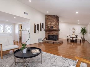 20624 Oxnard Street, Woodland Hills CA 91367