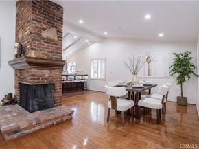 20624 Oxnard Street, Woodland Hills CA 91367