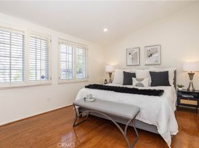 20624 Oxnard Street, Woodland Hills CA 91367