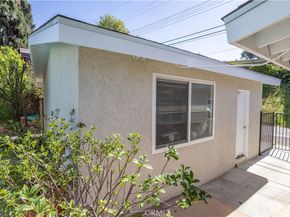 20624 Oxnard Street, Woodland Hills CA 91367