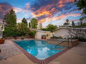 20624 Oxnard Street, Woodland Hills CA 91367