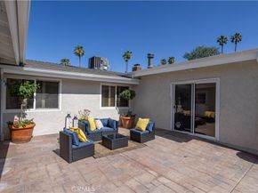 20624 Oxnard Street, Woodland Hills CA 91367