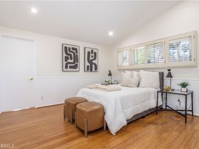 20624 Oxnard Street, Woodland Hills CA 91367