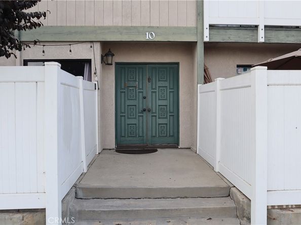 8341 De Soto, Canoga Park CA 91304