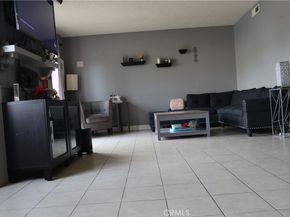 8341 De Soto, Canoga Park CA 91304