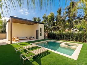 5525 Carpenter Avenue, Valley Village CA 91607