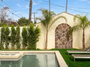 5525 Carpenter Avenue, Valley Village CA 91607