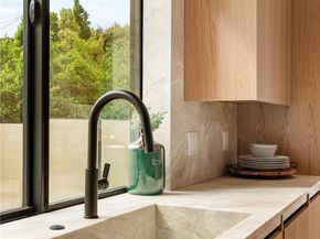 5525 Carpenter Avenue, Valley Village CA 91607