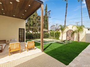 5525 Carpenter Avenue, Valley Village CA 91607