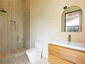 5525 Carpenter Avenue, Valley Village CA 91607