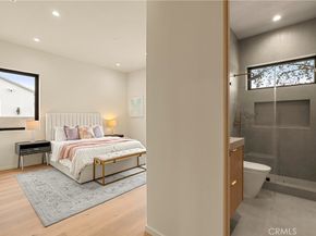 5525 Carpenter Avenue, Valley Village CA 91607