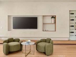 5525 Carpenter Avenue, Valley Village CA 91607