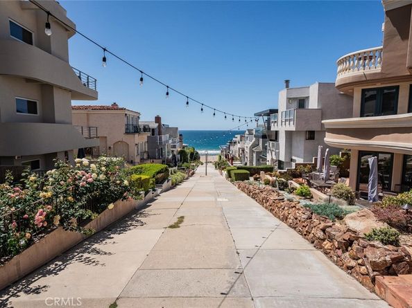221 17th, Manhattan Beach CA 90266