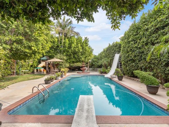 9340 Burnet Ave, North Hills CA 91343