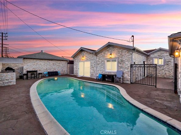 7712 El Caprice Avenue, North Hollywood CA 91605