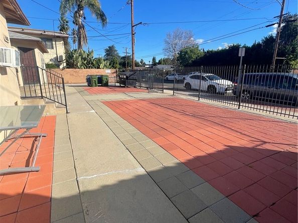 16037 Gault, Van Nuys CA 91406