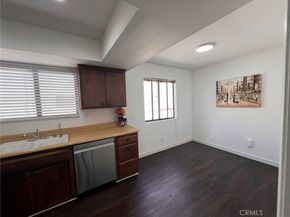 13243 Vanowen 2, North Hollywood CA 91605