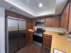 13243 Vanowen 2, North Hollywood CA 91605
