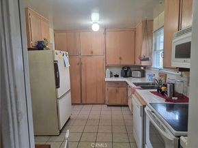 19132 Friar, Tarzana CA 91335