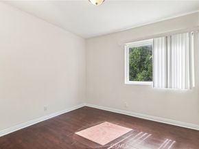 10636 Woodley 43, Granada Hills CA 91344
