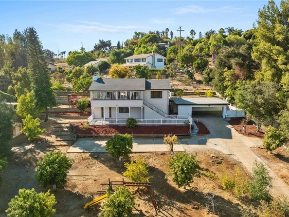 2401 Sunset Drive, Escondido CA 92025